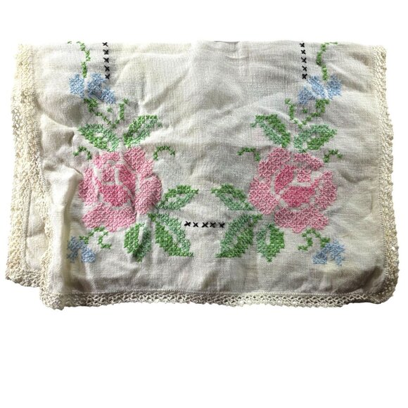 Vtg Hand-Embroidered Floral Table Runner Pink Roses Crochet Edges cottagecore - Picture 1 of 6